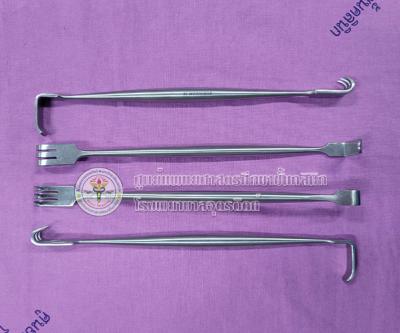 Senn retractor